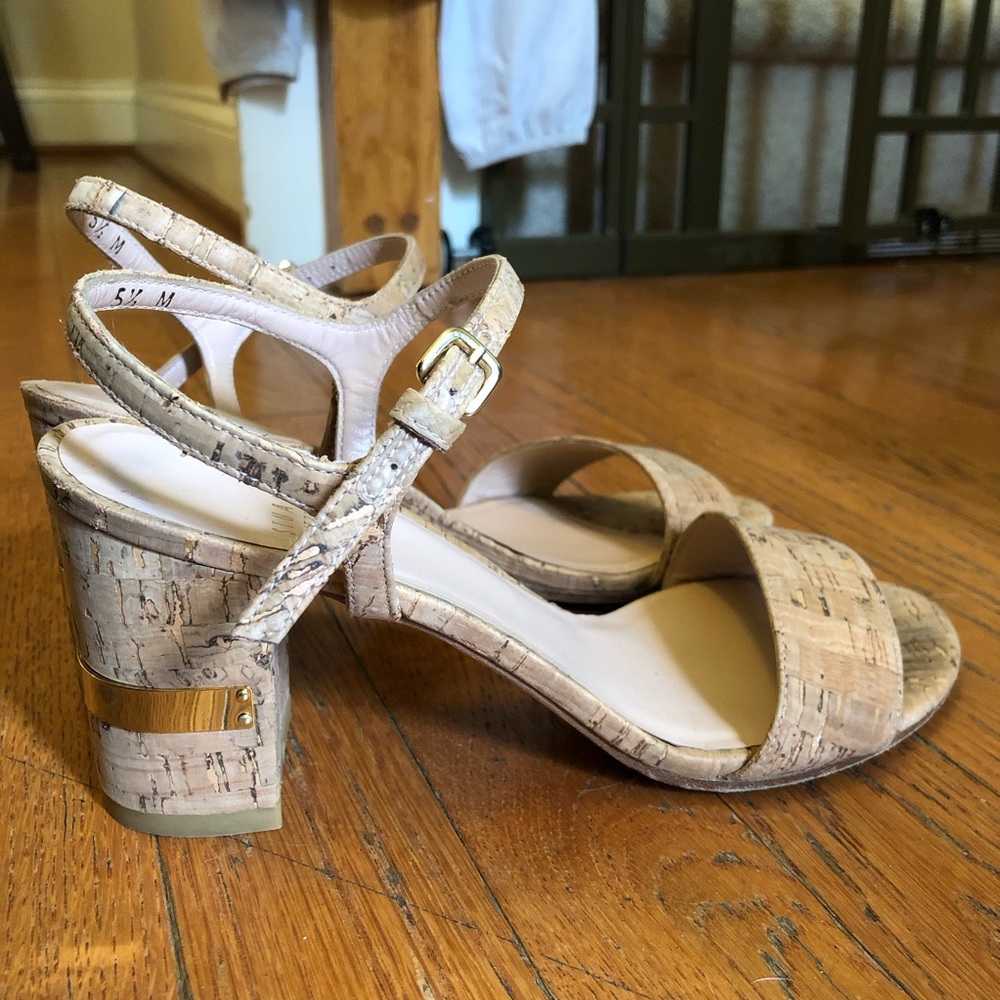 Stuart Weitzman nude sandal with natural texture